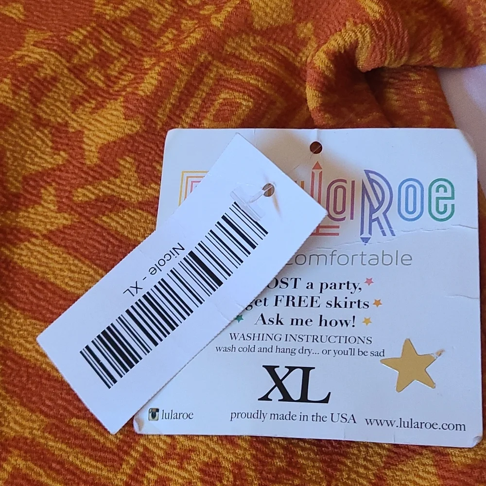 NICOLE - Picture 2 of 3